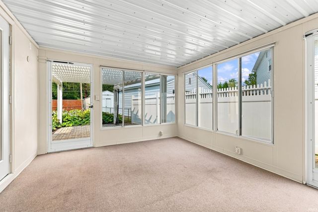 1523 Melbourne Drive, New Haven, IN 46774