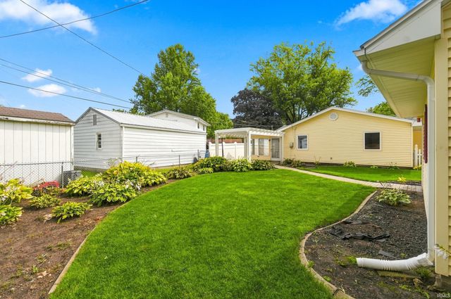 1523 Melbourne Drive, New Haven, IN 46774