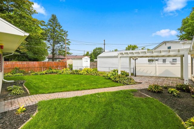 1523 Melbourne Drive, New Haven, IN 46774