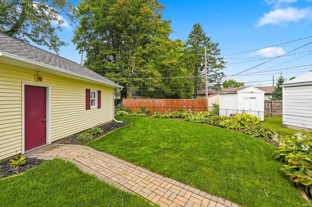 1523 Melbourne Drive, New Haven, IN 46774