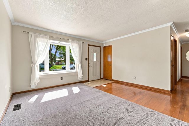 1523 Melbourne Drive, New Haven, IN 46774