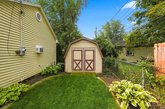 1523 Melbourne Drive, New Haven, IN 46774