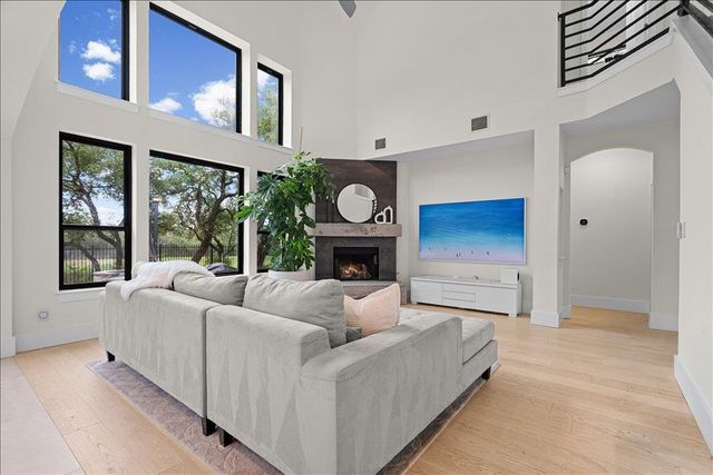 6729 Hansa LOOP, Austin, TX 78739