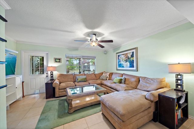 3357 RAMBLEWOOD DRIVE N 3357, Sarasota, FL 34237