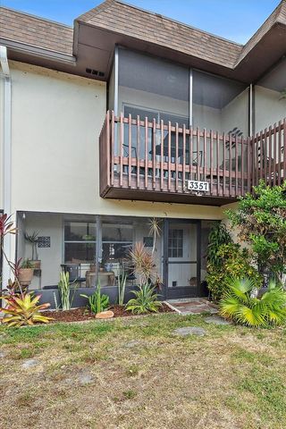 3357 RAMBLEWOOD DRIVE N 3357, Sarasota, FL 34237