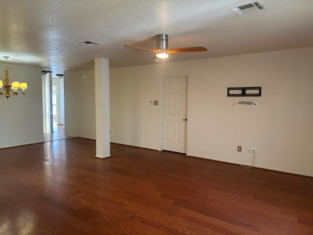 3003 Blackburn DR, Killeen, TX 76543