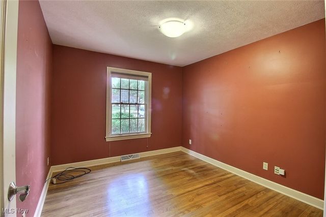 7541 Hollycroft Lane, Mentor, OH 44060