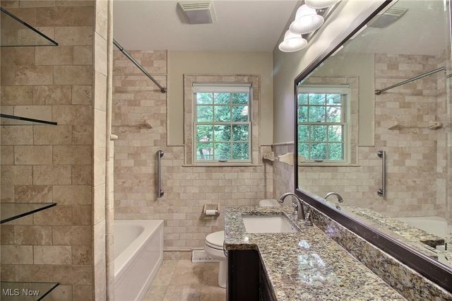 7541 Hollycroft Lane, Mentor, OH 44060