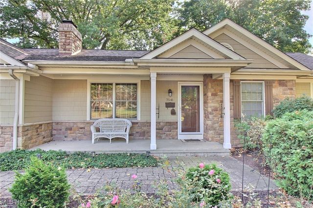 7541 Hollycroft Lane, Mentor, OH 44060