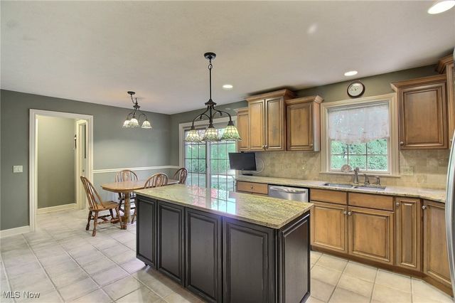 7541 Hollycroft Lane, Mentor, OH 44060