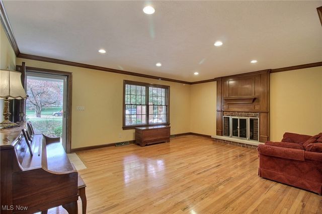 7541 Hollycroft Lane, Mentor, OH 44060