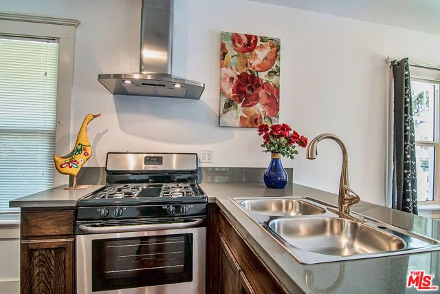 1619 W 23rd Street, Los Angeles, CA 90007