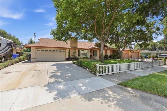 10426 Bonneville, Riverside, CA 92505