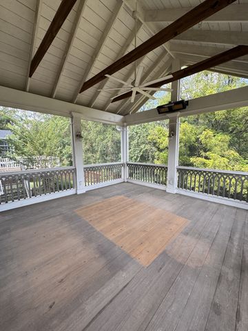7176 Holt Run Dr, Nashville, TN 37211
