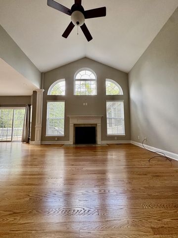 7176 Holt Run Dr, Nashville, TN 37211