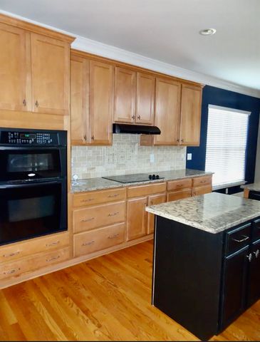 7176 Holt Run Dr, Nashville, TN 37211