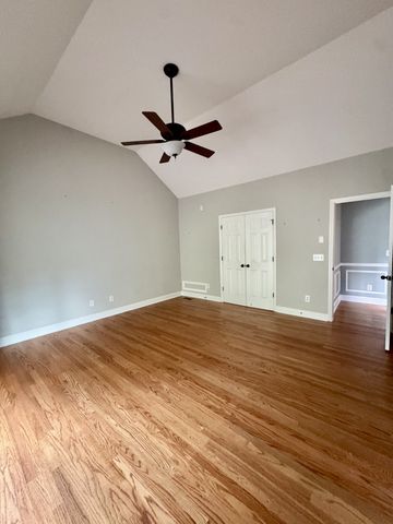 7176 Holt Run Dr, Nashville, TN 37211
