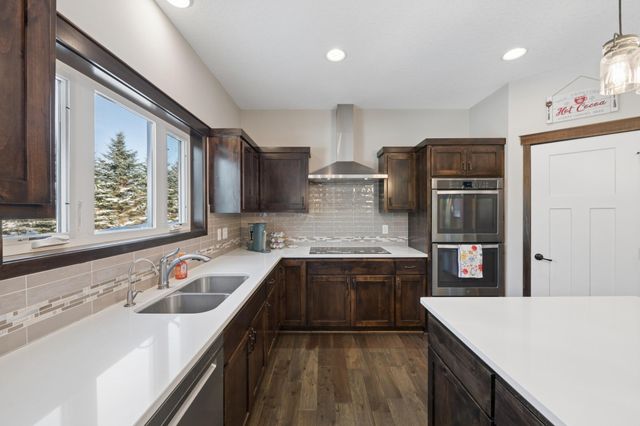 31346 Naples Street NE, Cambridge, MN 55008