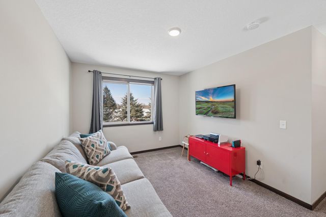 31346 Naples Street NE, Cambridge, MN 55008