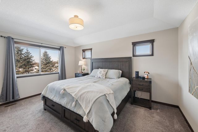 31346 Naples Street NE, Cambridge, MN 55008