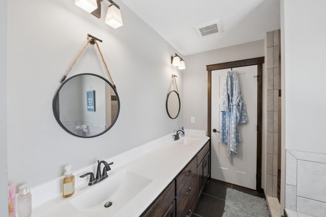 31346 Naples Street NE, Cambridge, MN 55008