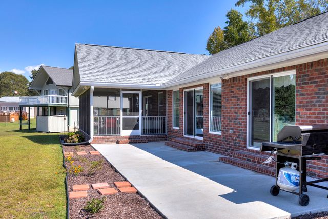 1226 Lesesne Drive, Manning, SC 29102