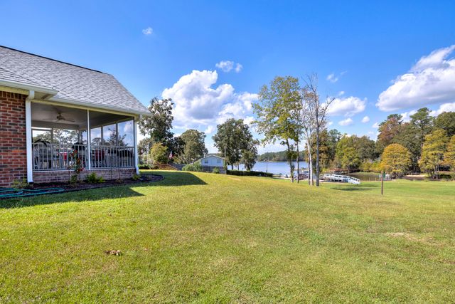 1226 Lesesne Drive, Manning, SC 29102