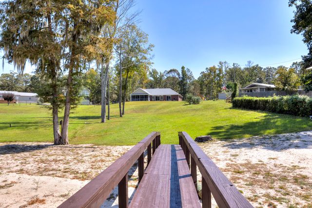 1226 Lesesne Drive, Manning, SC 29102
