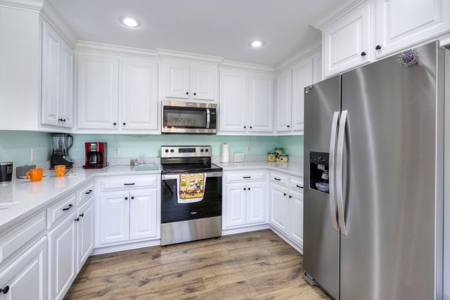 1226 Lesesne Drive, Manning, SC 29102