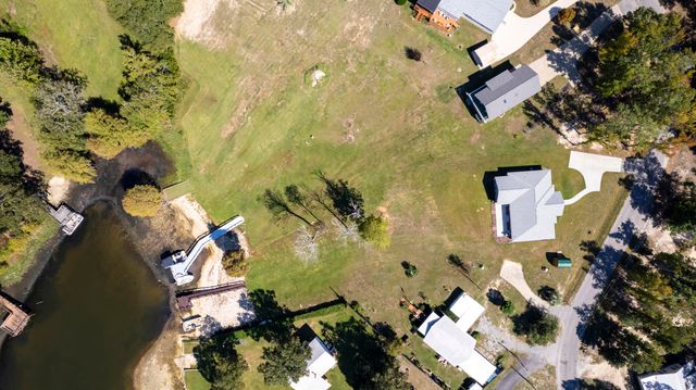 1226 Lesesne Drive, Manning, SC 29102