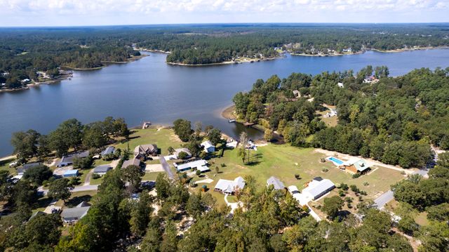 1226 Lesesne Drive, Manning, SC 29102