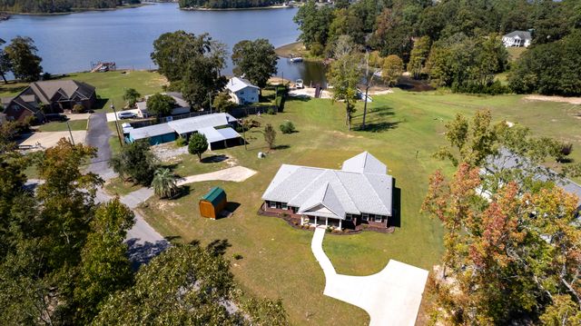 1226 Lesesne Drive, Manning, SC 29102