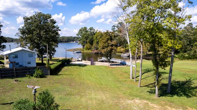 1226 Lesesne Drive, Manning, SC 29102