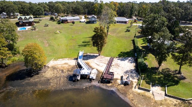 1226 Lesesne Drive, Manning, SC 29102