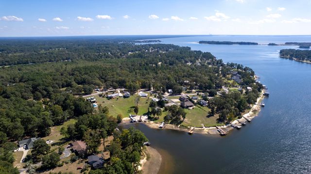 1226 Lesesne Drive, Manning, SC 29102