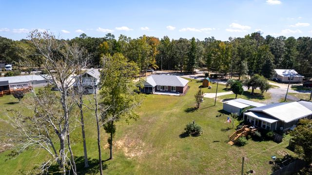 1226 Lesesne Drive, Manning, SC 29102