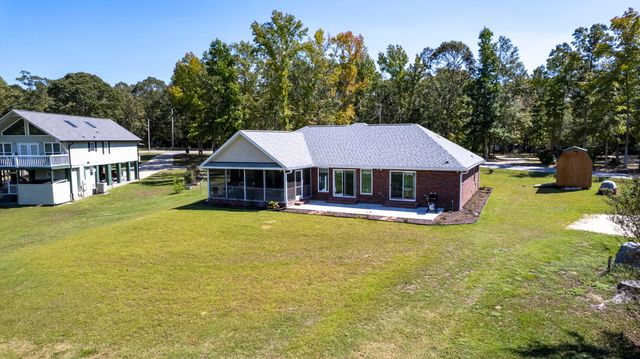 1226 Lesesne Drive, Manning, SC 29102