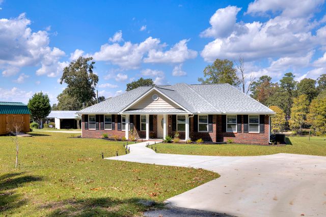 1226 Lesesne Drive, Manning, SC 29102