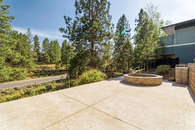 2176 NW Lolo Drive, Bend, OR 97703