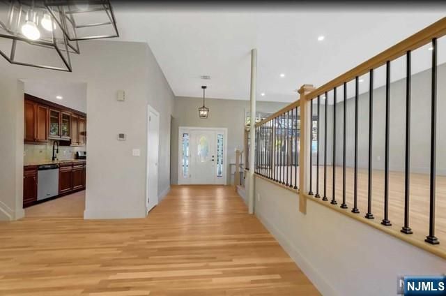 22 Greentree Terrace, Tenafly, NJ 07670