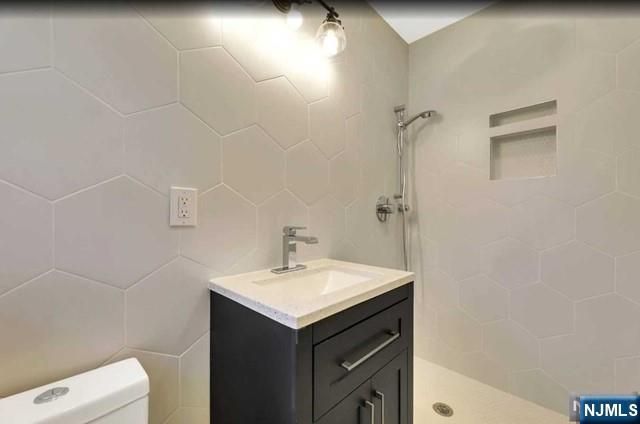 22 Greentree Terrace, Tenafly, NJ 07670