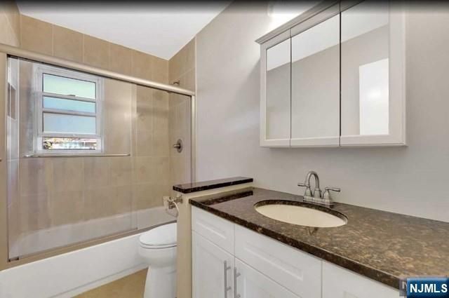 22 Greentree Terrace, Tenafly, NJ 07670