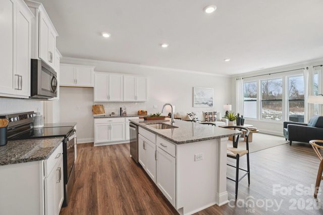 376 Creekview Road, Hendersonville, NC 28792