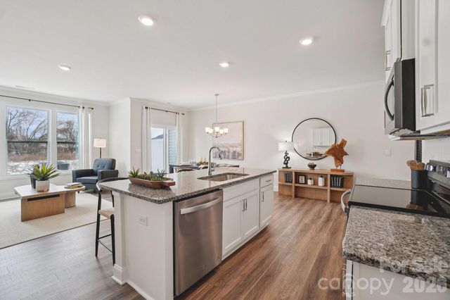 376 Creekview Road, Hendersonville, NC 28792