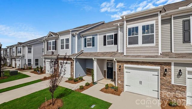 376 Creekview Road, Hendersonville, NC 28792