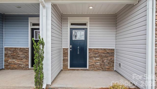 376 Creekview Road, Hendersonville, NC 28792