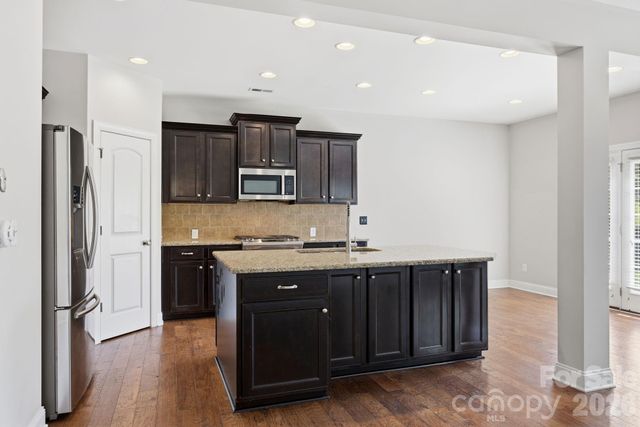 2284 Barrowcliffe Drive NW, Concord, NC 28027