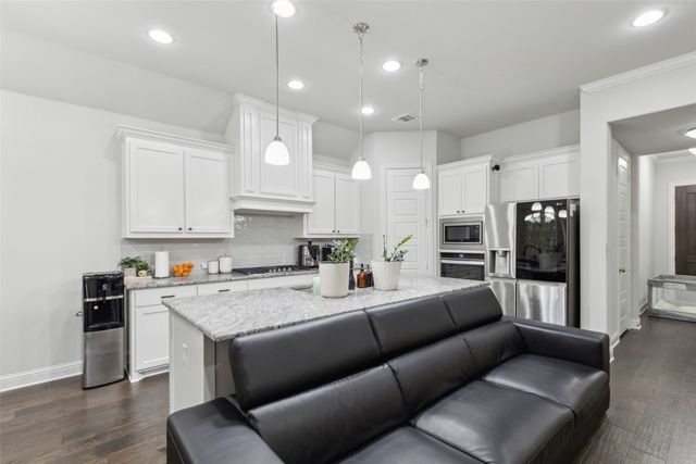 1605 Sluice Drive, Mansfield, TX 76063
