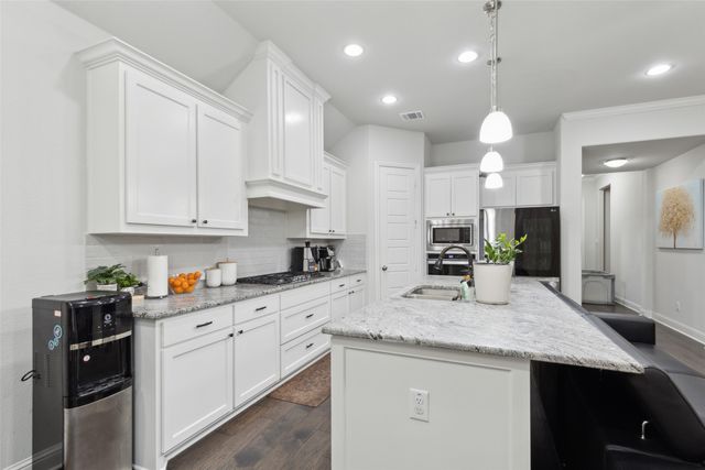 1605 Sluice Drive, Mansfield, TX 76063
