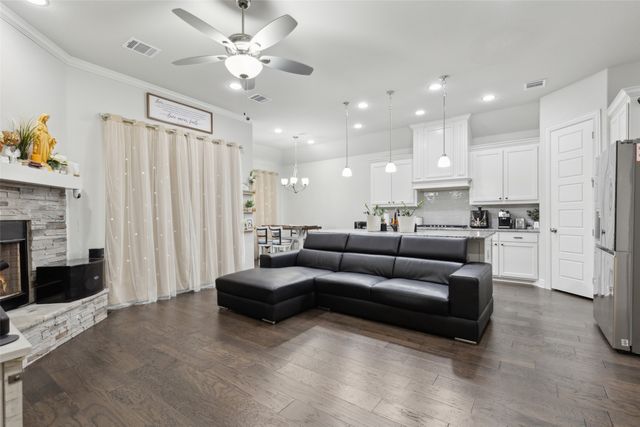 1605 Sluice Drive, Mansfield, TX 76063